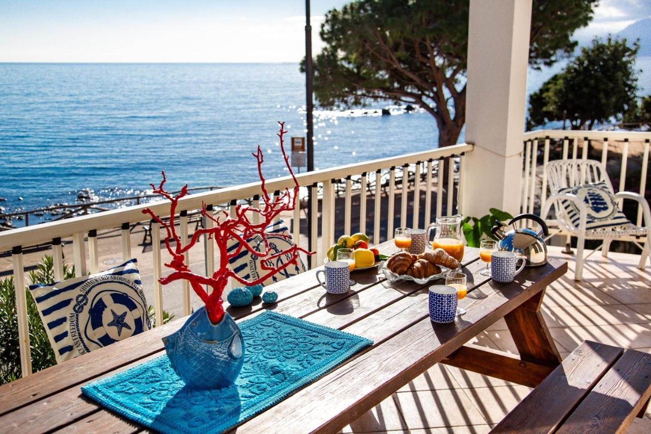 Terrazza Lungomare, E Sei In Spiaggia... Кала Гононе Екстериор снимка