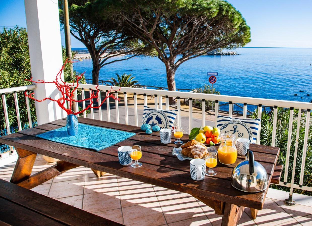 Terrazza Lungomare, E Sei In Spiaggia... Кала Гононе Екстериор снимка
